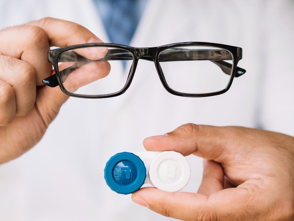 Refractive Error and Contact Lens Clinic